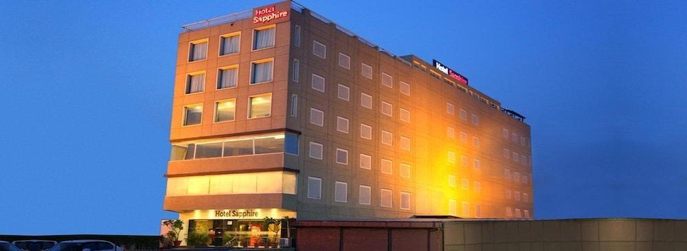 Tulip Inn Zirakpur Esterno foto