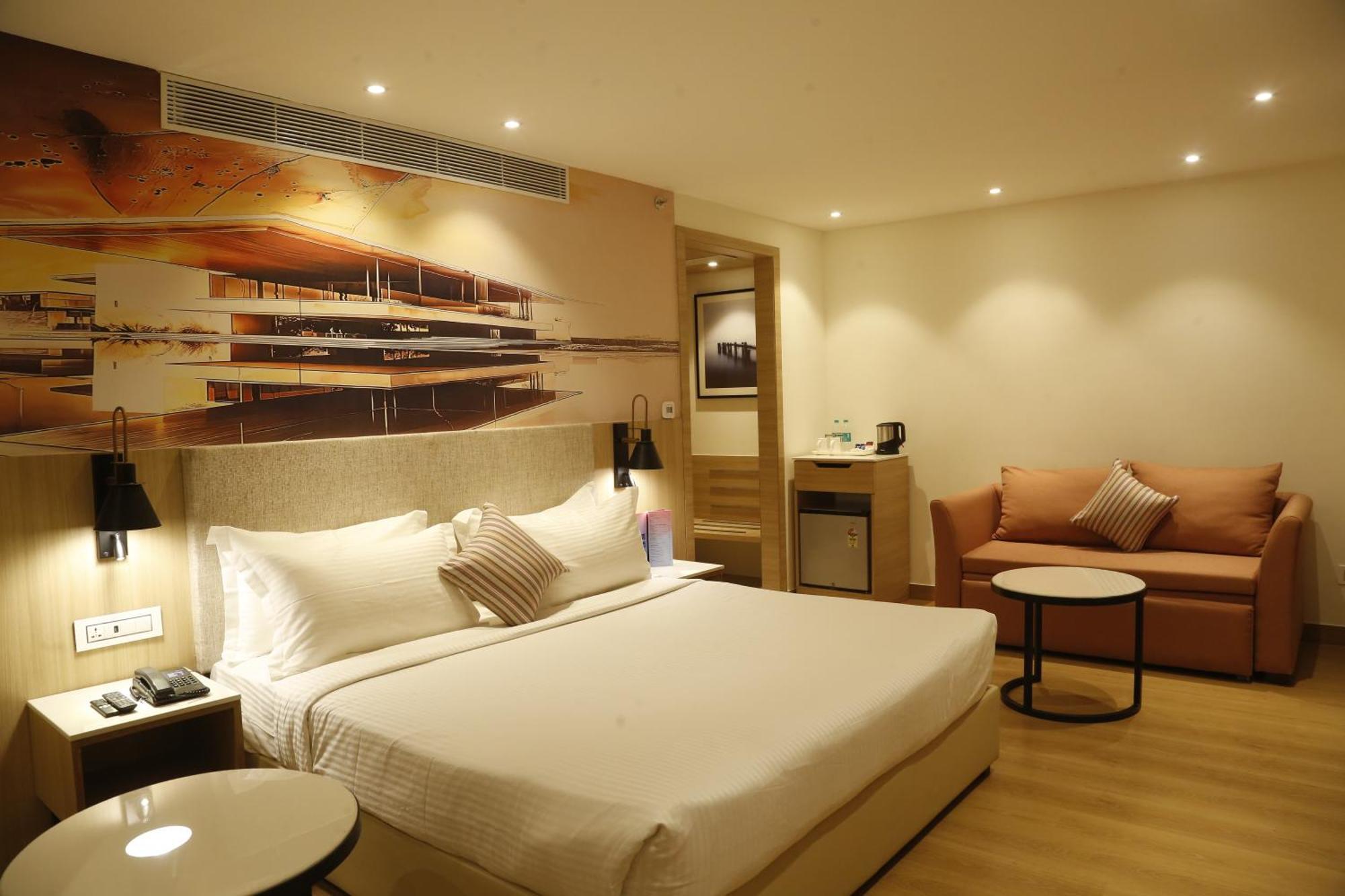 Tulip Inn Zirakpur Esterno foto