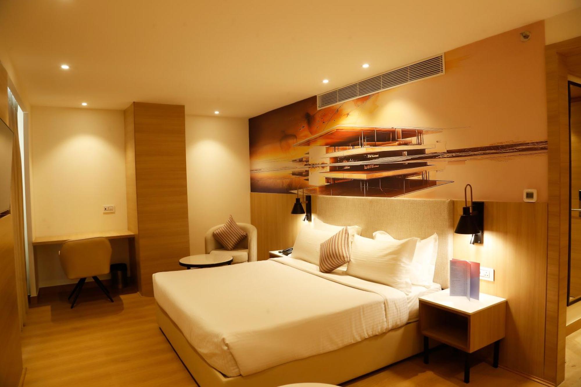 Tulip Inn Zirakpur Esterno foto