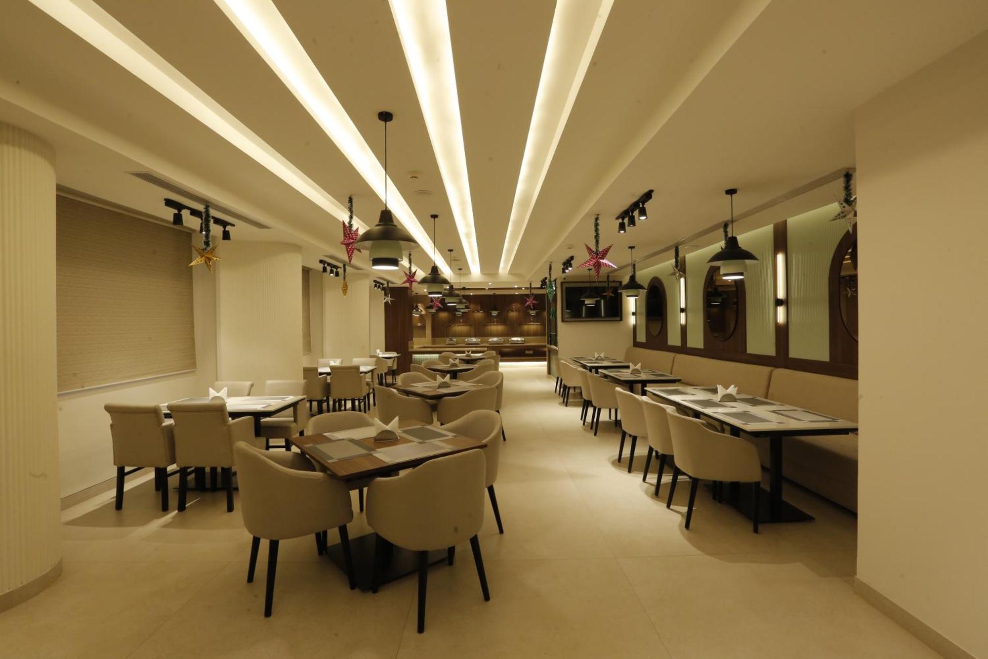 Tulip Inn Zirakpur Esterno foto