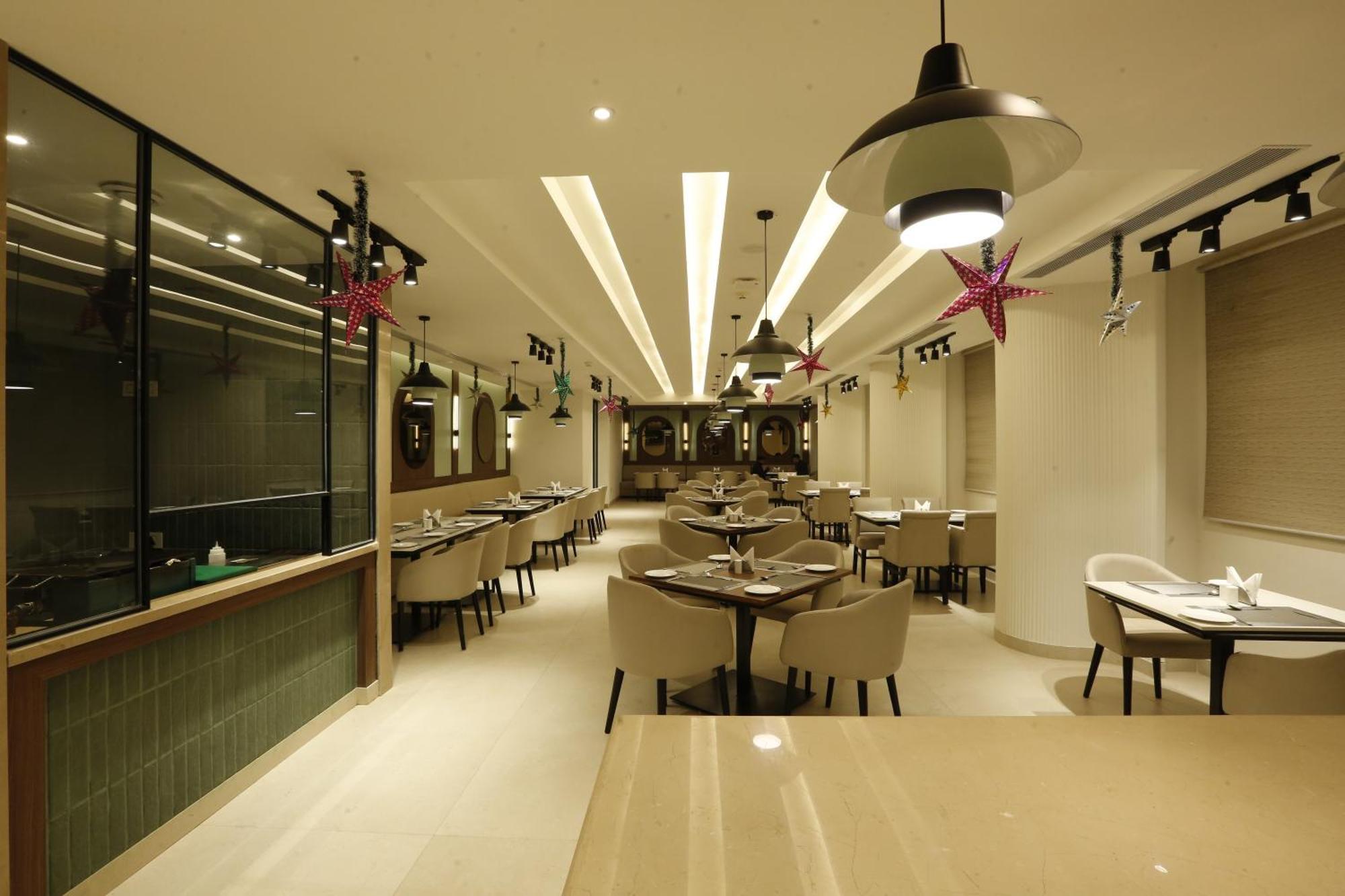 Tulip Inn Zirakpur Esterno foto