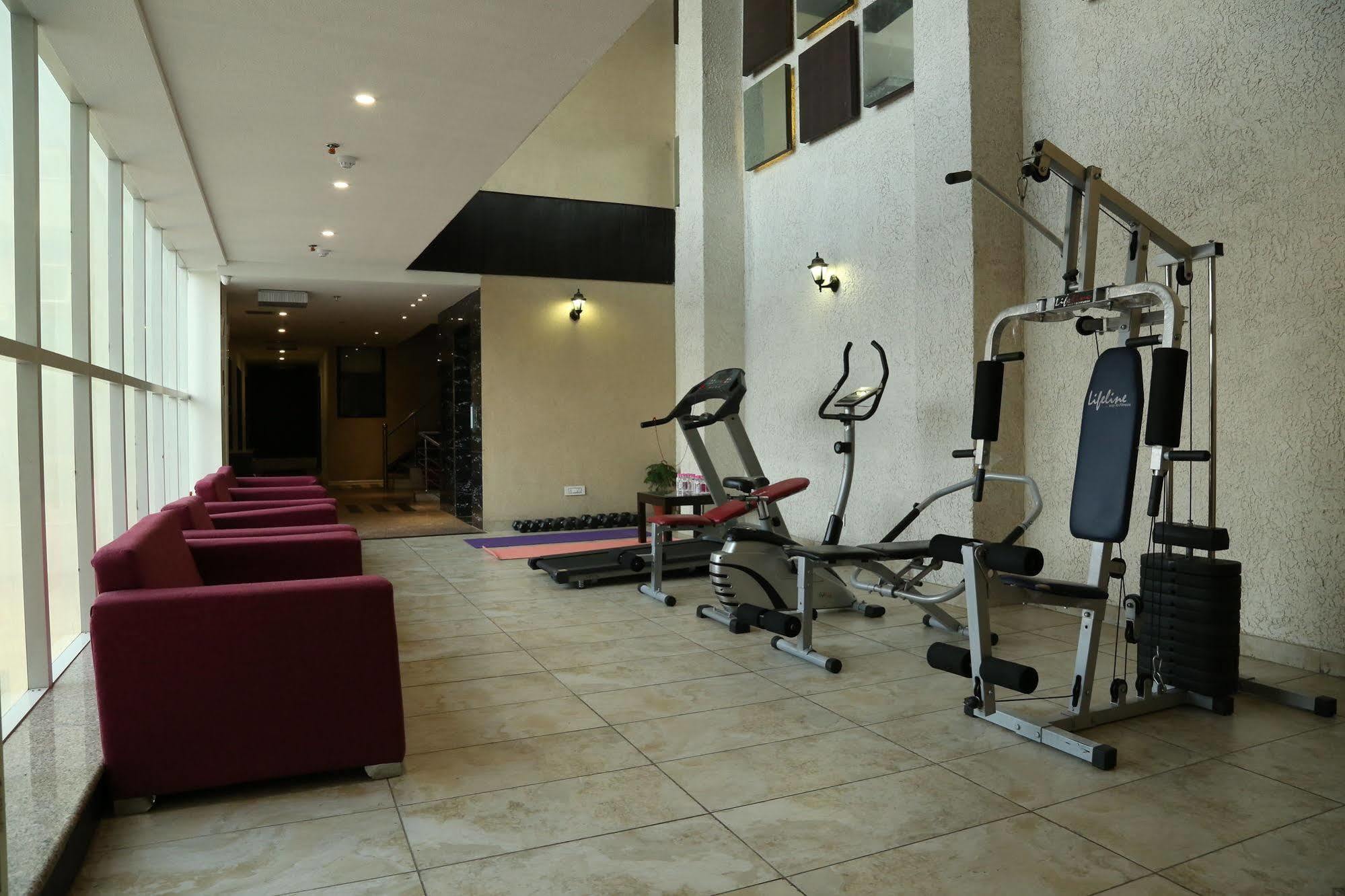 Tulip Inn Zirakpur Esterno foto